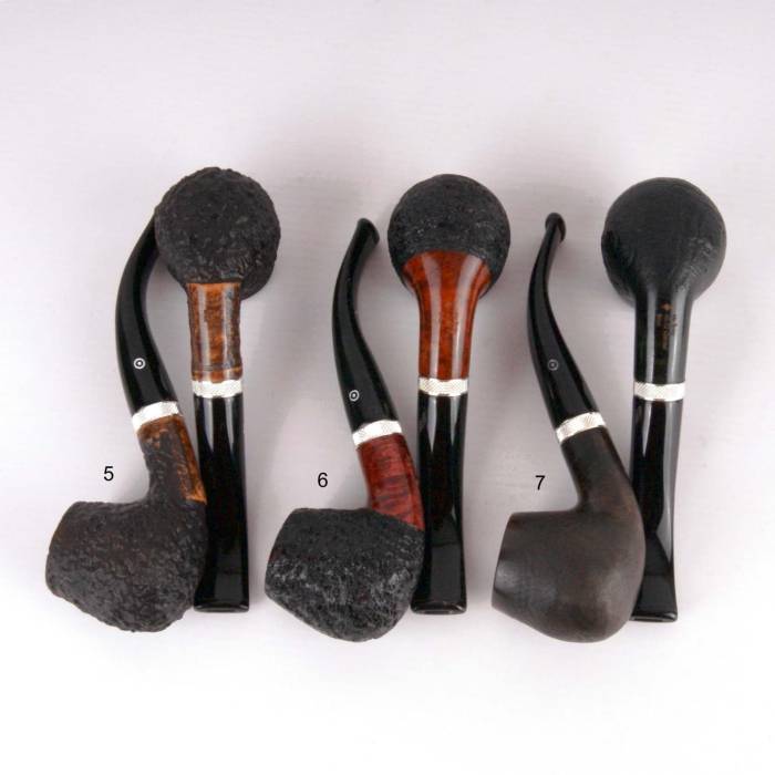 Pipa 82 Consul Briar Rusticated 9mm / Mr. Brog